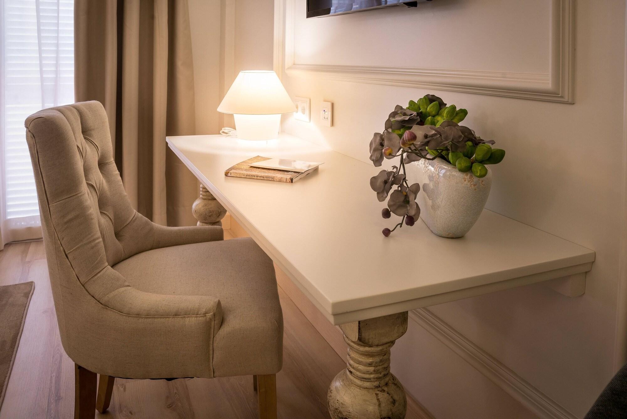 Hotel Pirineos Figueres By Pierre & Vacances Buitenkant foto