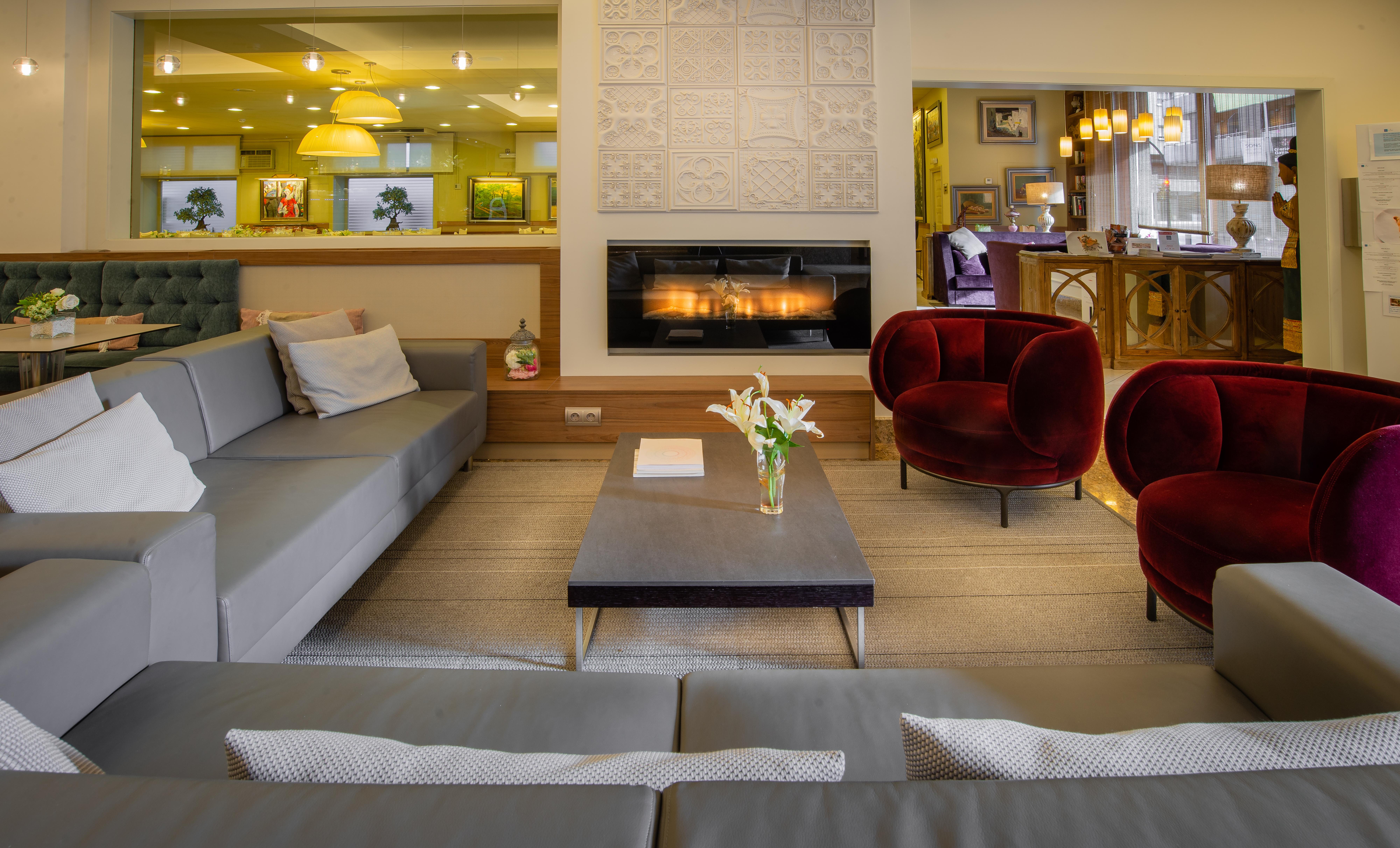 Hotel Pirineos Figueres By Pierre & Vacances Buitenkant foto