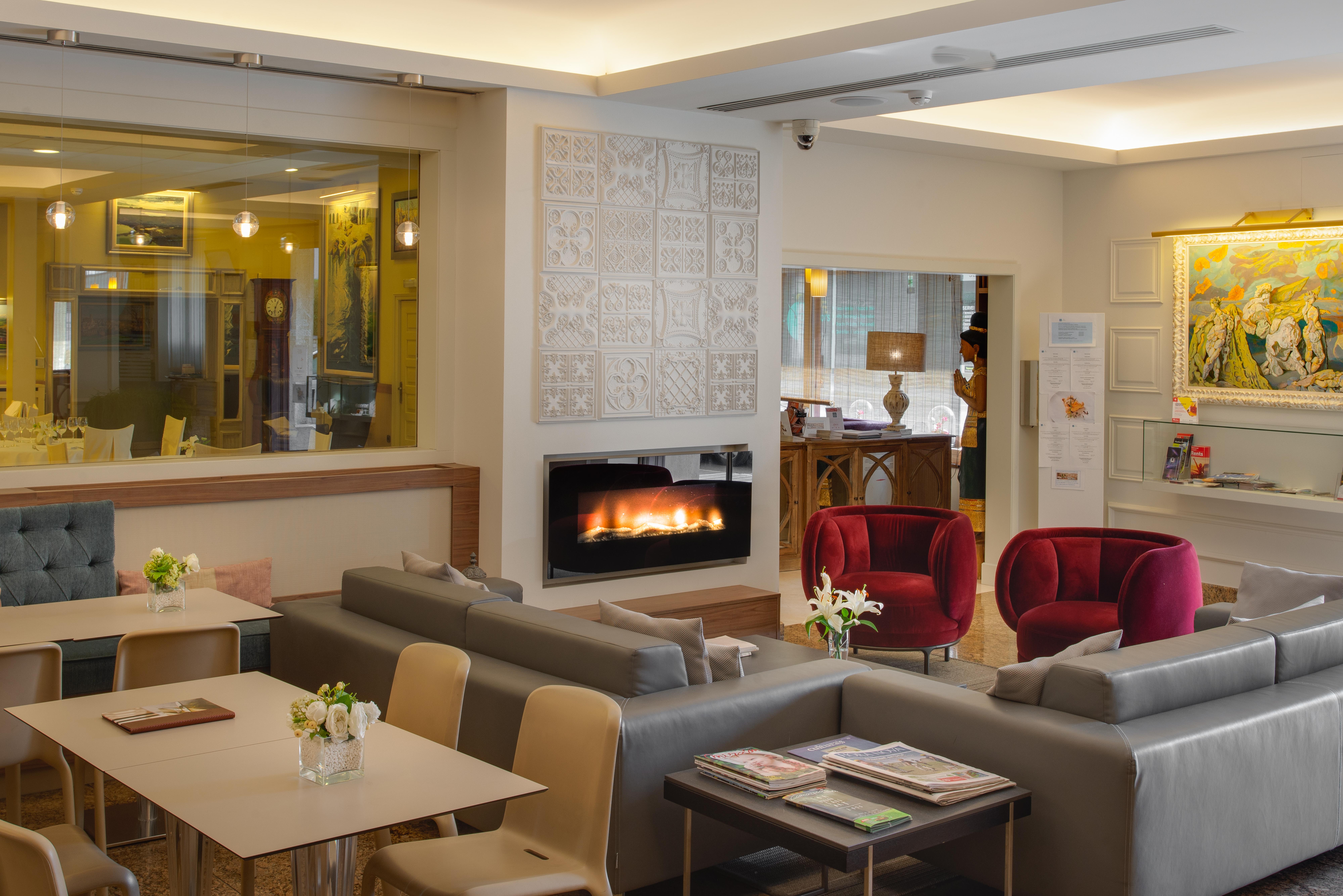 Hotel Pirineos Figueres By Pierre & Vacances Buitenkant foto