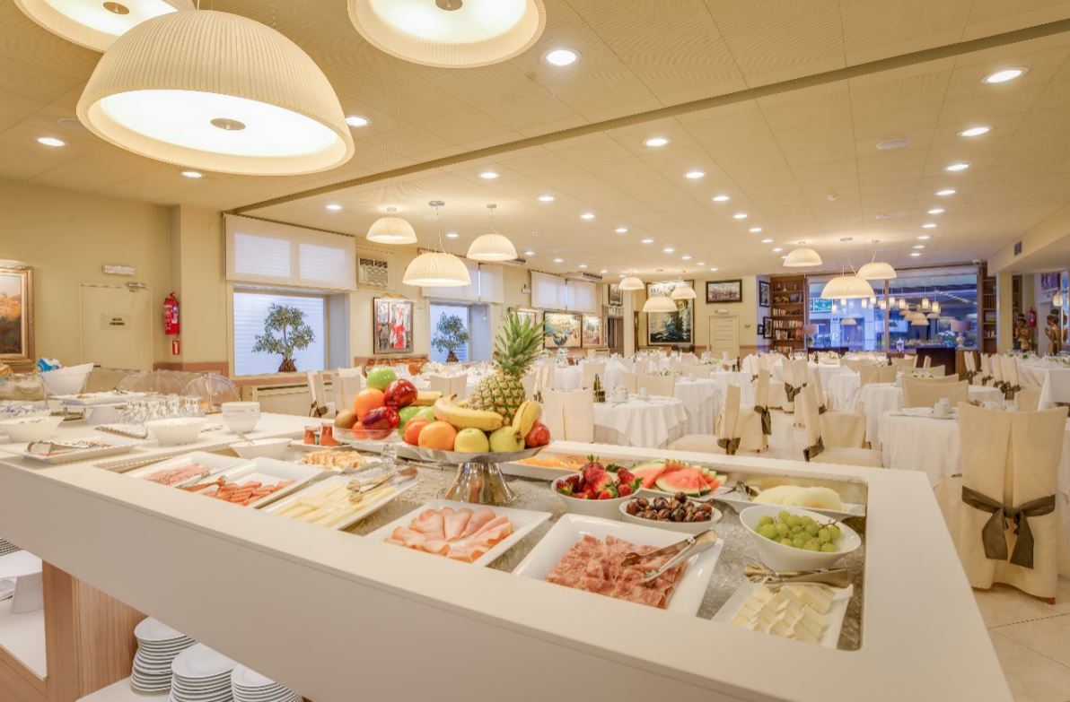 Hotel Pirineos Figueres By Pierre & Vacances Buitenkant foto